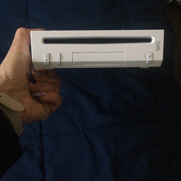 ➡️🎮NINTENDO WII CONSOLE‼️ and all the accessories to start playing. - Picture 10 of 17